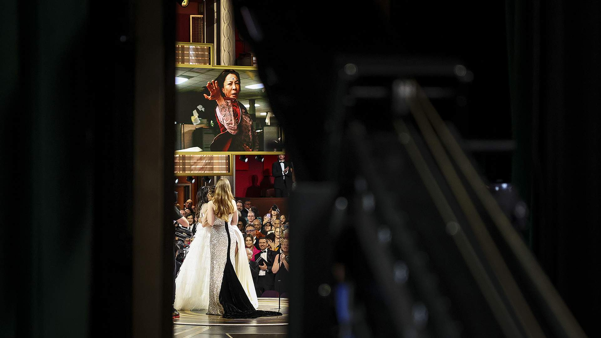 Оскар 2024 лучший режиссер. Оскар 2024 лучший режиссер. Оскар 2023 ке кван. Альфонсо куарон. Оскар 2024.