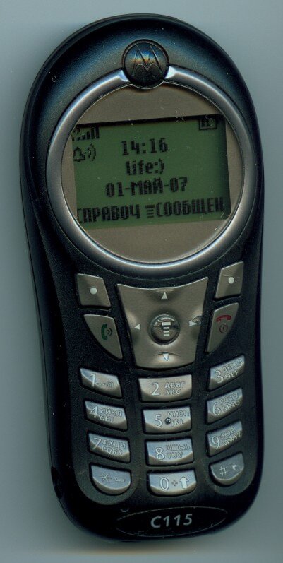 Motorola C115. Источник https://upload.wikimedia.org/wikipedia/commons/9/98/Motorola_C115_life.jpg