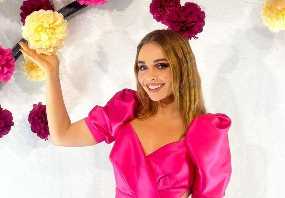     Алена Ланская не скрывает: на весну-2023 у нее большие планы. Фото: соцсети.