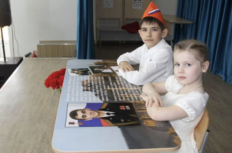    В Пономаревском районе появилась «Парта Героя», посвященная подвигу Александра Прохоренко Кристина Просвиркина