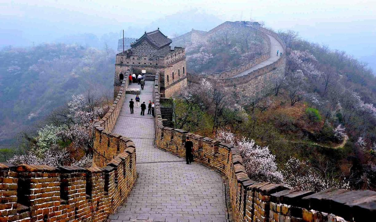Почему великая китайская. Великая китайская стена Пекин. Великая китайская стена цинхай. Бадалин Пекин. Великая китайская стена достопримечательности Пекина.
