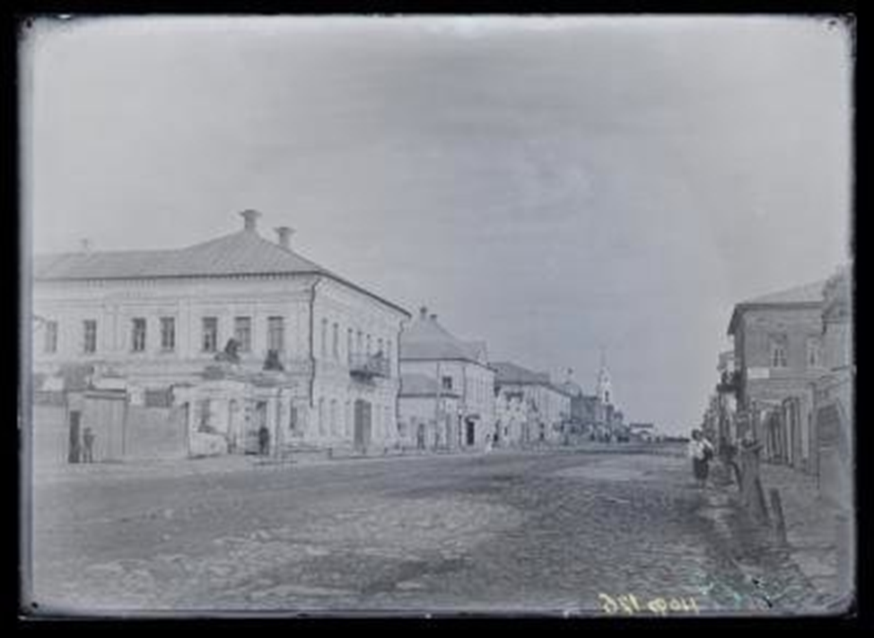 Дореволюционное фото "дома со львами" С.Н.Шеншина  по ул.Старо-Московской  г.Мценска,, в котором в молодые годы часто бывал А.А.Фет.