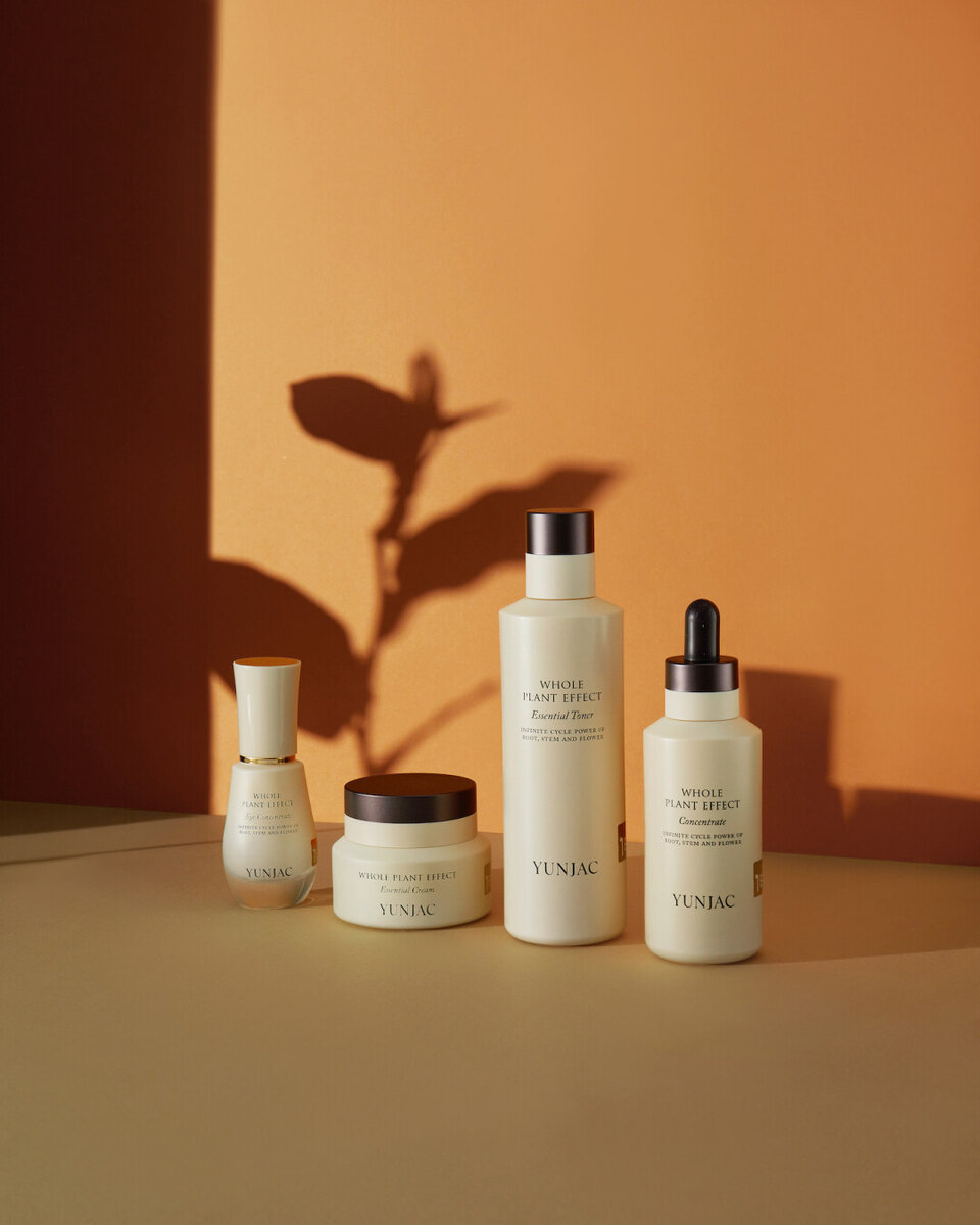 YANJAC. КРАСОТА
В СОЧЕТАНИИ С НАУЧНЫМ ПОДХОДОМ