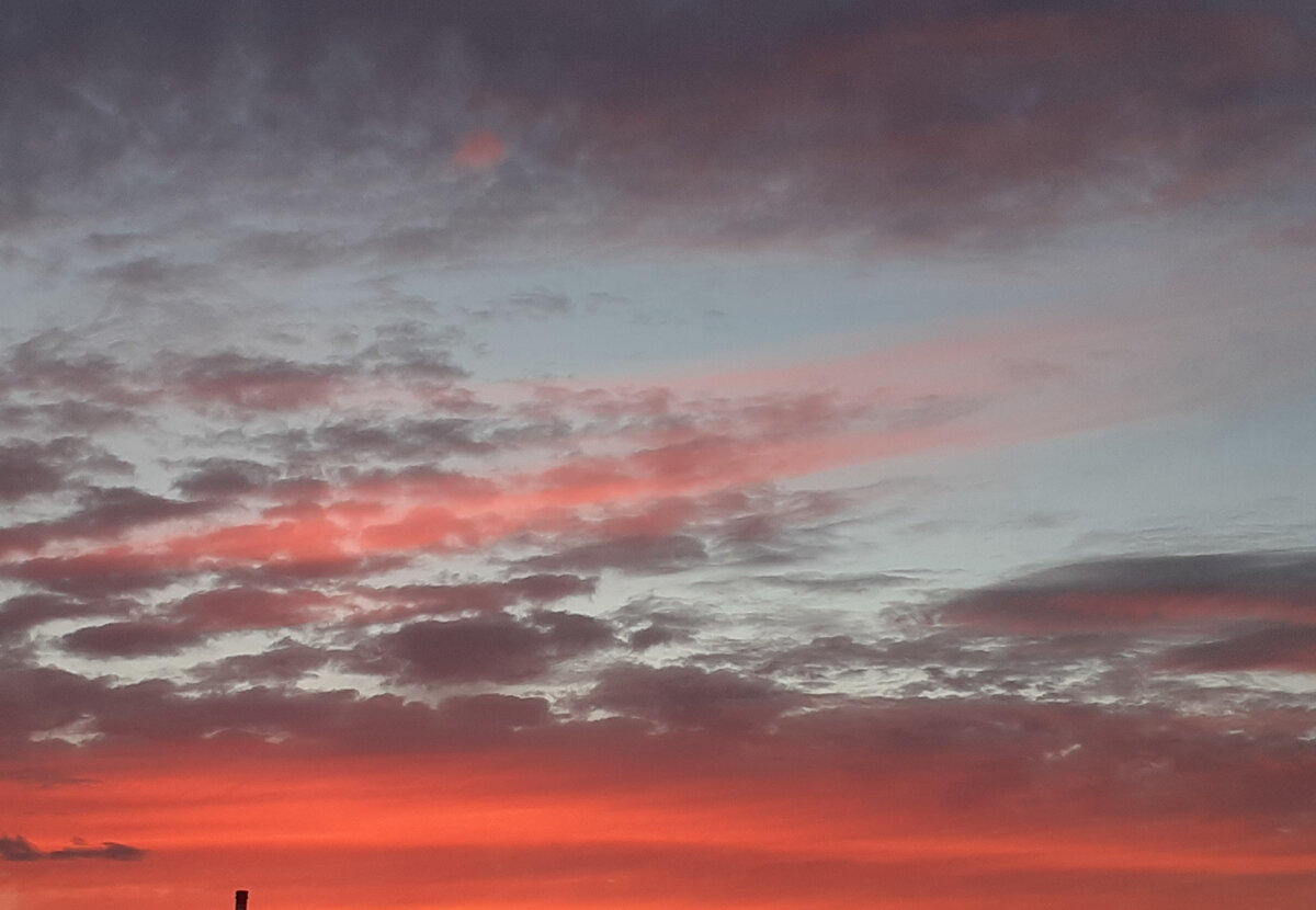 Зловещий. А смотрелся красиво!