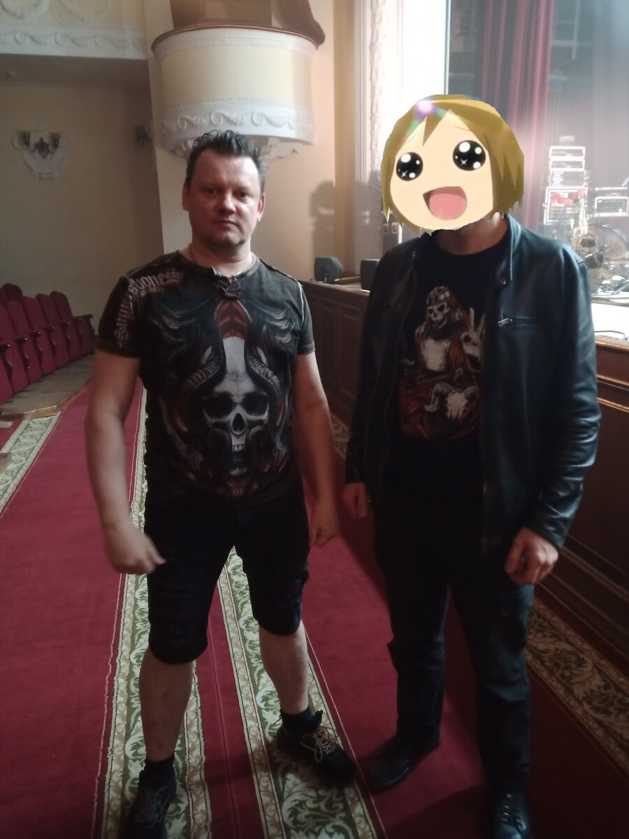 Князь неплохо выглядит для своего полтинника. Хорошо, что в свое время ему "не понравился" героин. 