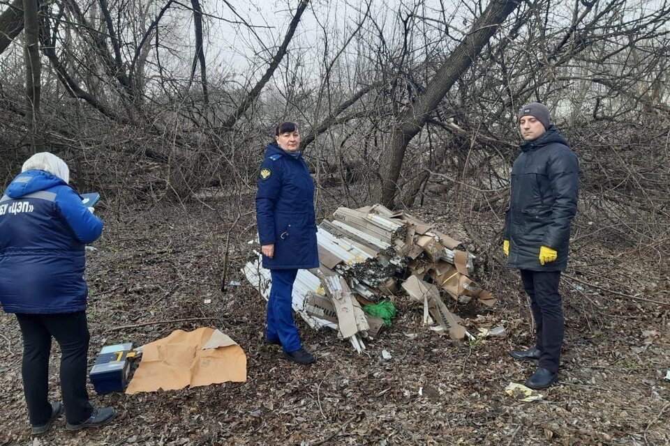     Незаконную свалку из ламп с ртутью нашли в Липецке на берегу Матырского водохранилища  Пресс-служба прокуратуры Липецкой области.
