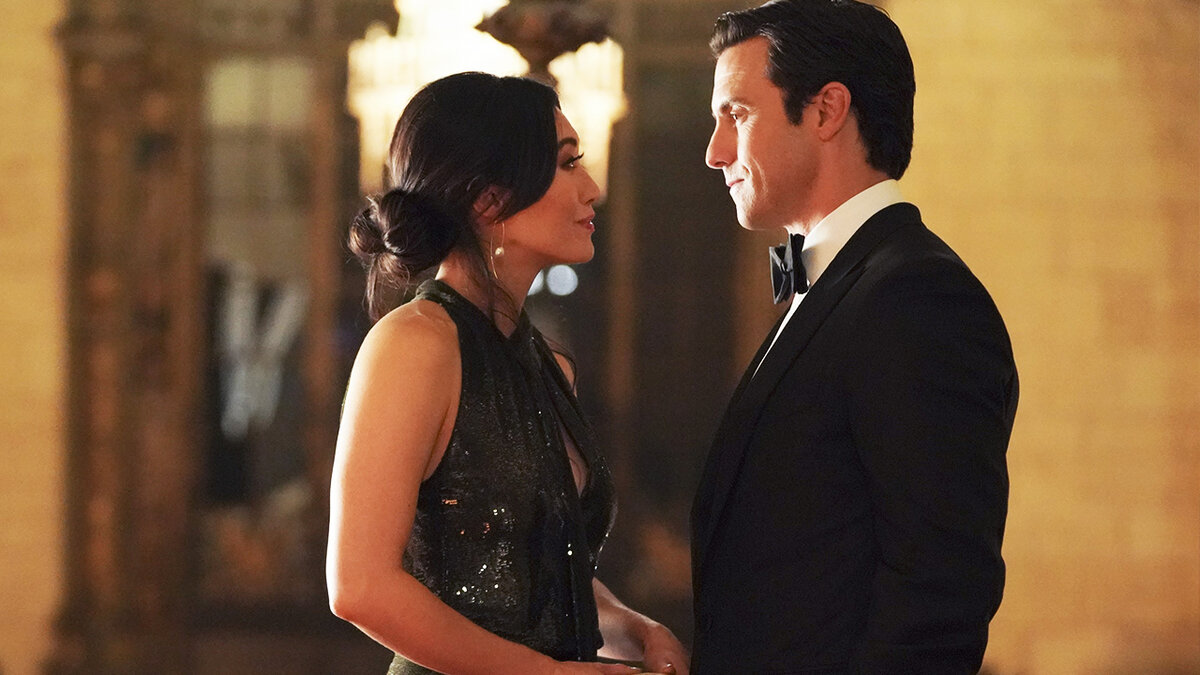 Другое название «Твоя компания». Криминальный сериал, в котором есть и тонкий юмор, и романтика, и нотка интриги