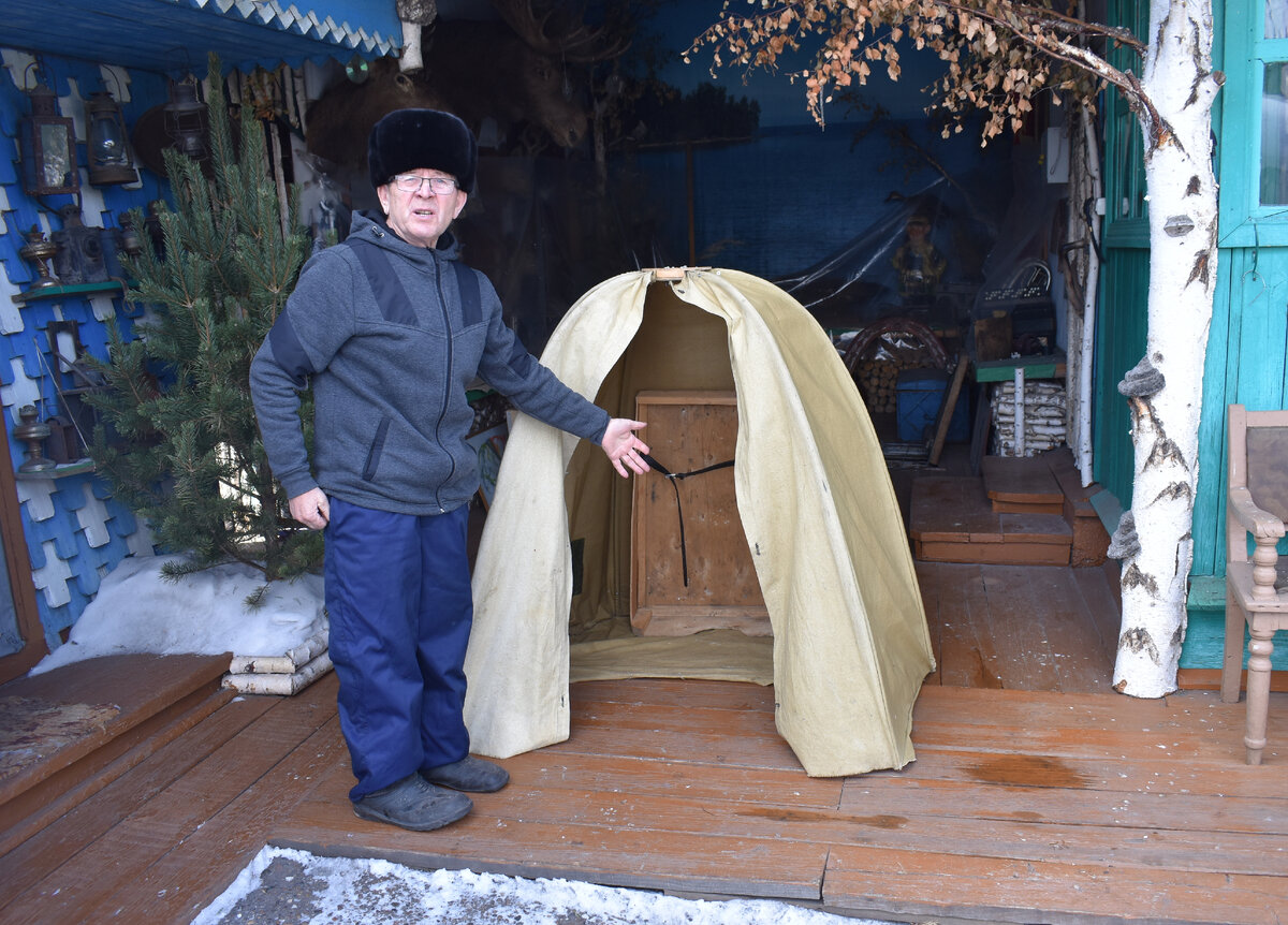 Павел Никонов: В ветренную погоду рыбацкая палатка закрывается на молнию. 