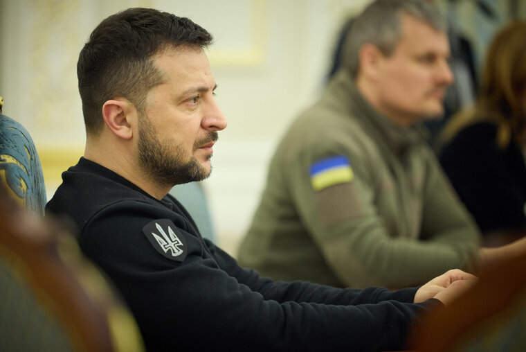    Владимир Зеленский оправдал свое нежелание прекратить конфликт решением МУС