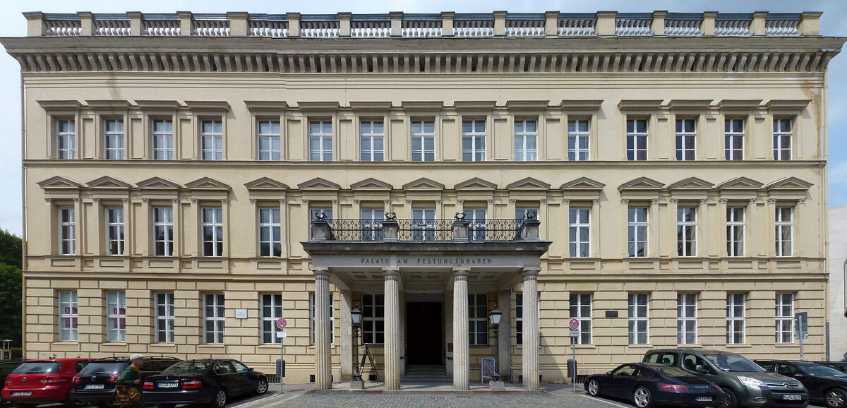Mitte_Palais_am_Festungsgraben. Дворец Фестунгсграбен (Дворец над Рвом) (Берлин)
