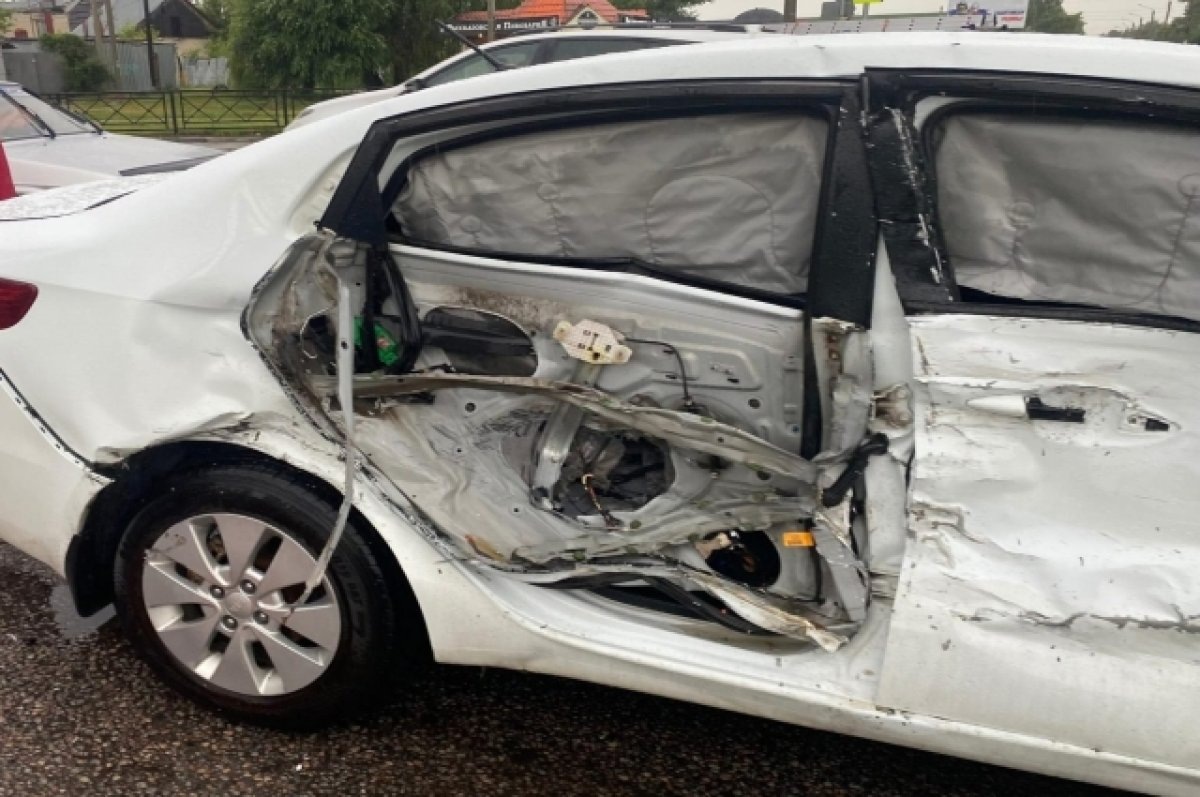    В Тамбове столкнулись иномарка и «УАЗ»