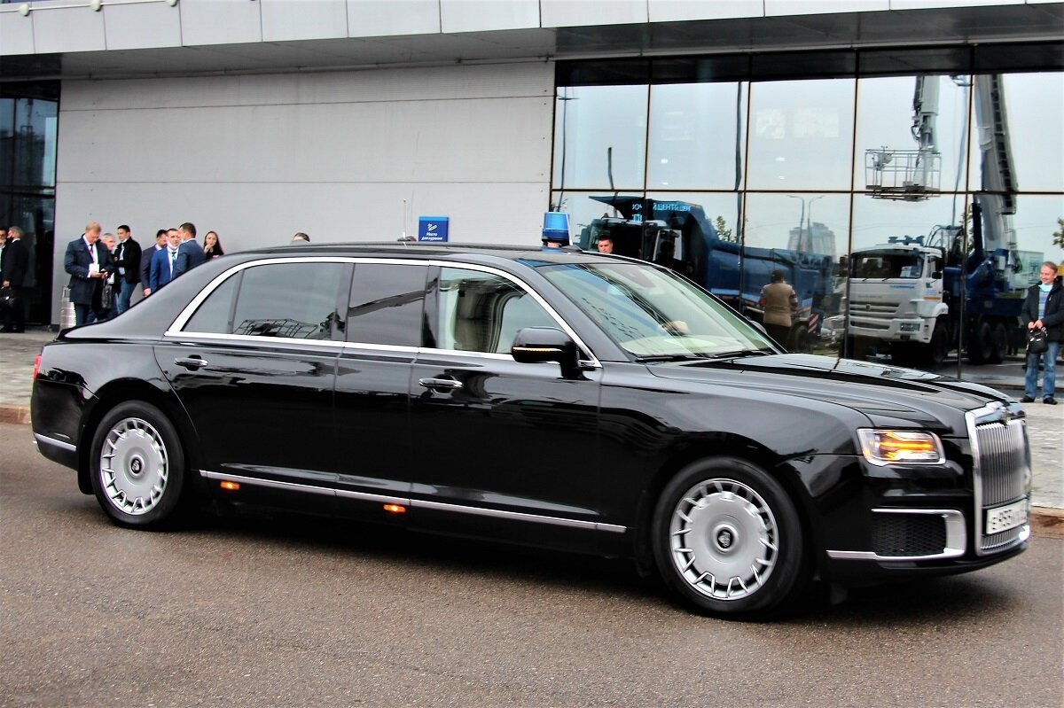 Ряд серий автомобильных номеров на представительских лимузинах имеет отношению к Управлению делами президента РФ.