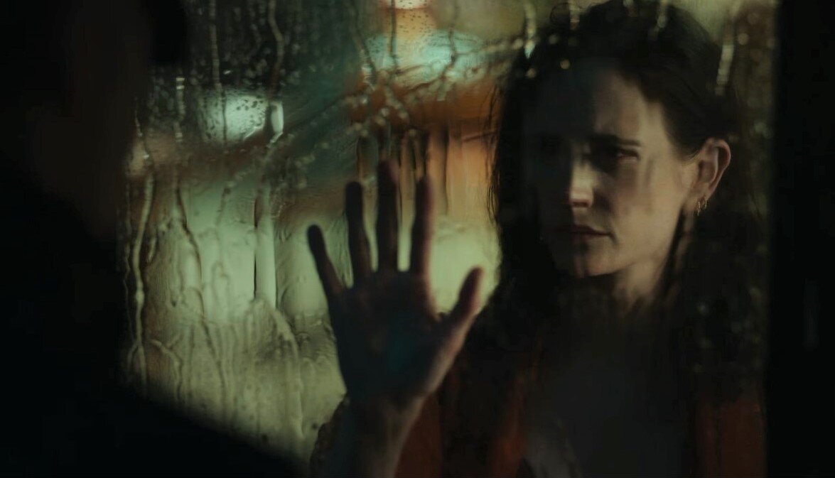 Скриншот из сериала "Связь" ("Liaison").