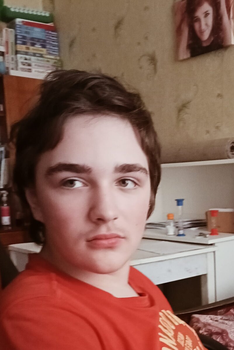 - Какие умные глазки. Мамаша, что Вы наговариваете? - слышала неоднократно на свои вопросы об УО. Но это как-то смешно. При чём здесь глазки?.. Почему не бровки?)