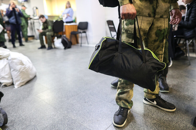  «Что-то щелкнуло у меня — может, и моя помощь понадобится. Я полгода думал об этом, осознавая, что могу вернуться калекой, осознавая, что могу приехать вообще частями. Я взвешивал все за и против» Фото: «БИЗНЕС Online»