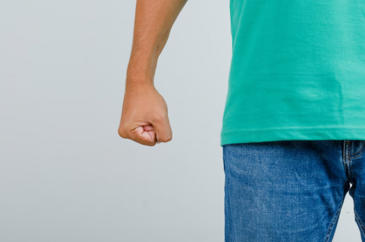    В Новосибирске полиция проверяет видео с массовой дракой на Березовой роще