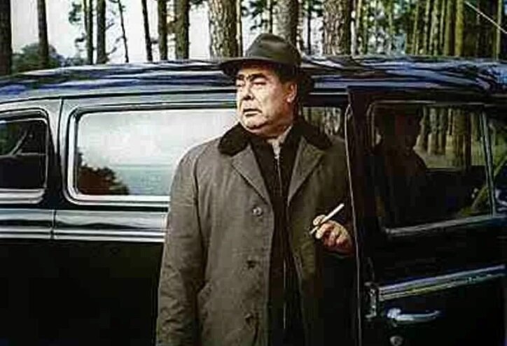 Кадр на охоте,это еще одна страсть Брежнева.