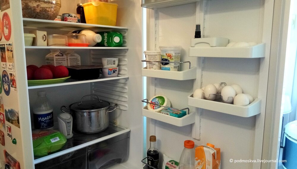 в домашней обстановке холодильник картинки. холодильник hitachi r/f select перевесить дверь холодильника. холодильник россиянина. ваш холодильник магазин. ваш холодильник магазин.