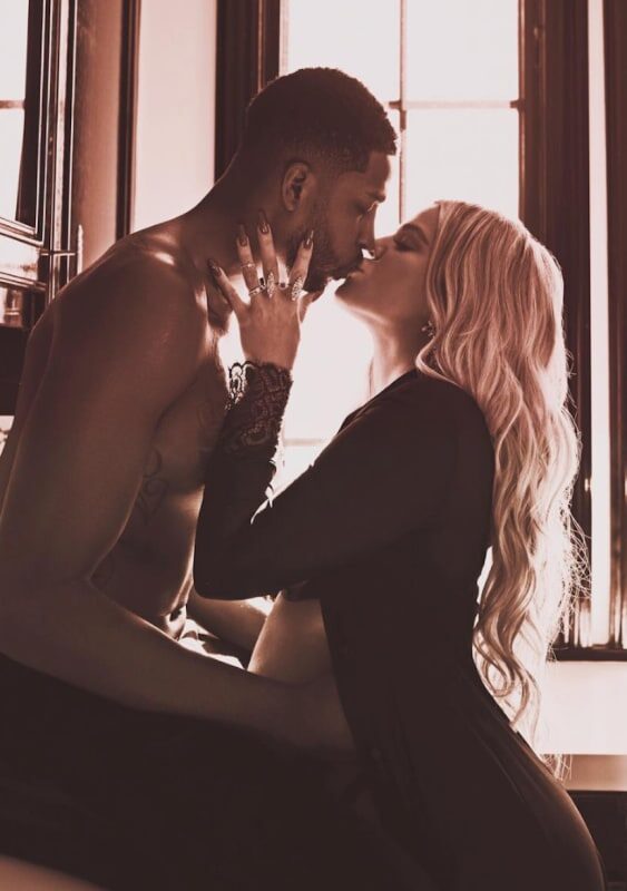 Самый убийственный доклад о Томпсон, да, что он обманул несколько раз на Хлои Кардашян. Но якобы он сделал это всего за неделю до того как она родила своего ребенка! Боже мой!