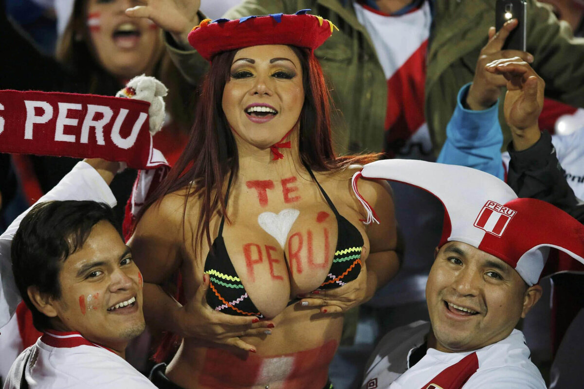 Самые красивые болельщицы из разных стран-4. 