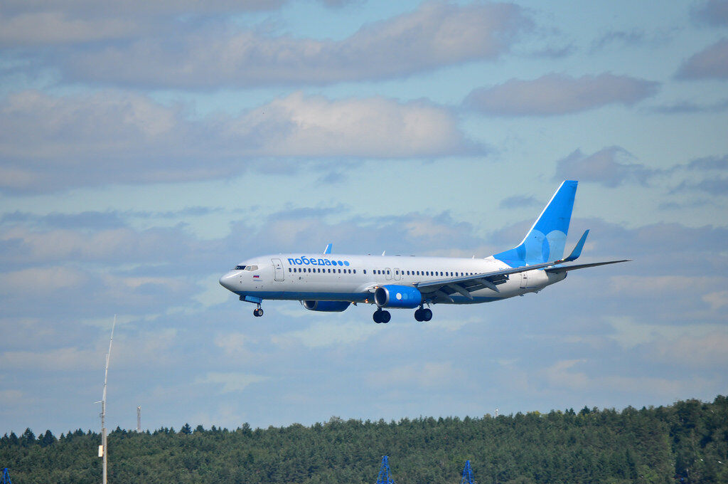 1. "Победа" открыла фотосет на крыше - VQ-BTS - Pobeda - Boeing 737-8FZ(WL) /2014/ 

