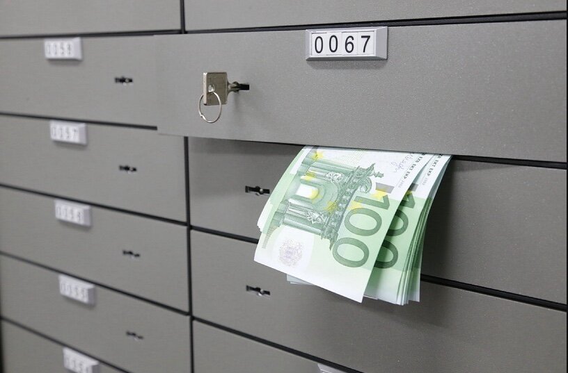 Швейцарию обязали рассекречивать имена влиятельных клиентов швейцарских банков, в то время как Кипр исключили из списка стран, на которые распространяется автоматический обмен информацией.