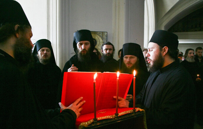 К музыке в Валаамском монастыре особое отношение. Здесь есть свой уникальный валаамский распев. В нем, как говорят монахи, слились древняя Византия и русский Север с его суровой природой.