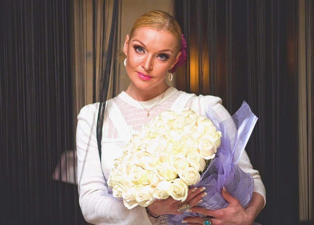 Скандальная балерина, Волочкова Анастасия, поклонники Волочковой, осуждают Анастасию Волочкову, российская балерина,