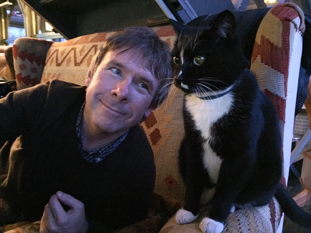 Директор «Аптекарского огорода» Алексей Ретеюм и Главный Цветочный кот