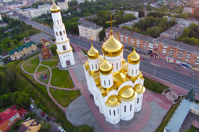 Где в брянске можно. Свято-Троицкий кафедральный собор Брянск. Троицкий собор (Брянск). Храм Брянск проспект Ленина. Храм Брянск проспект Ленина история.