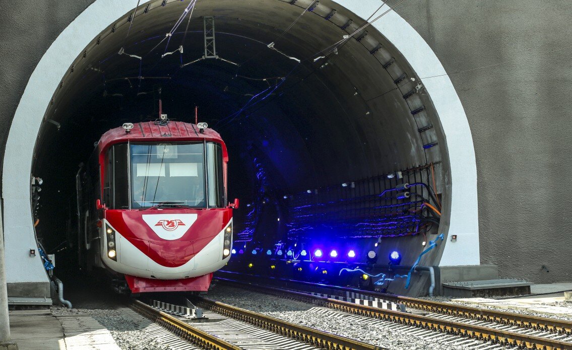 Новый тоннель. Фото: пресс-служба президента Украины.