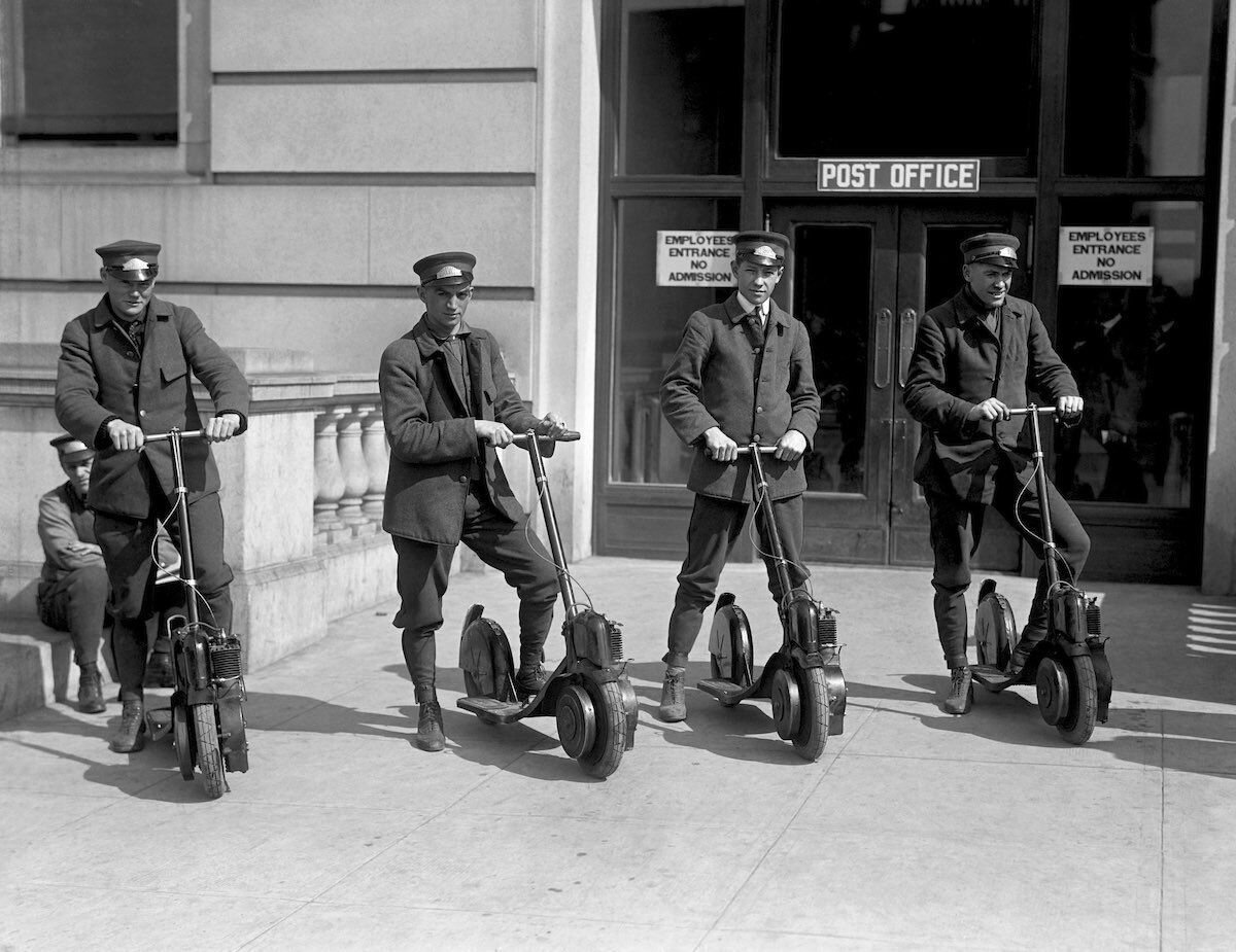 Самокат с ДВС производства американской Autoped Company образца 1916 года