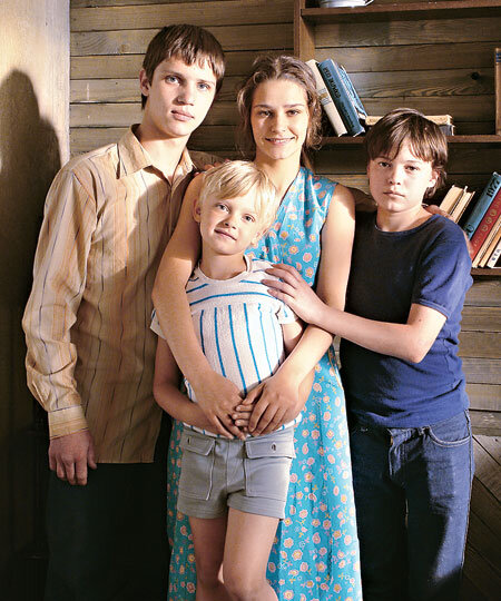 Актеры сериала "Громовы" (источник: life-artists.ru)