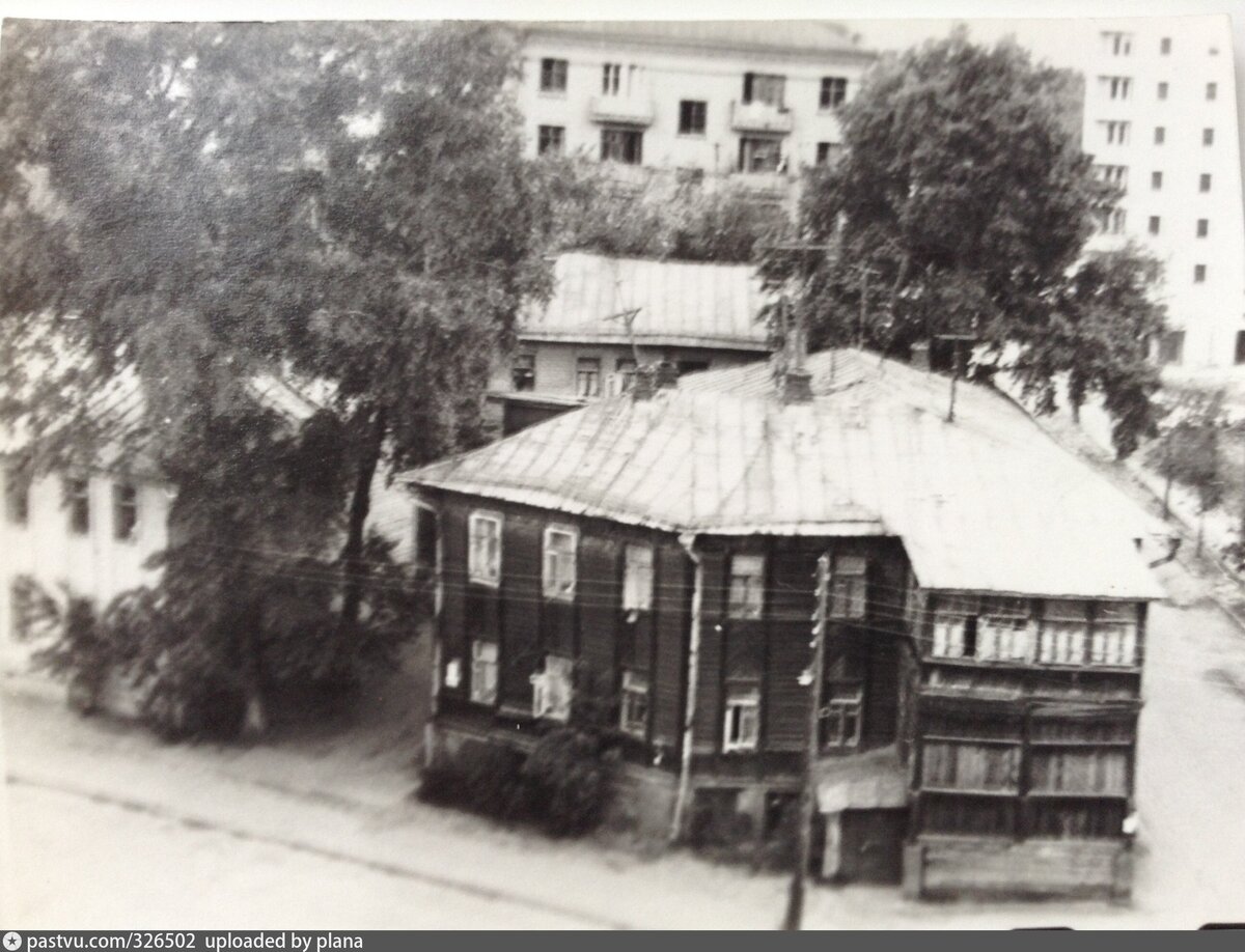 Дом на углу Егерской и Охотничьей улиц, 1973