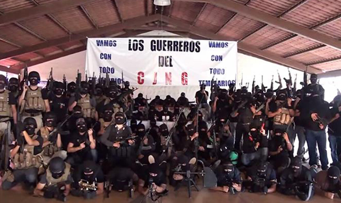 Фото "тамплиеров" не найдено. На этой фотографии члены другого наркокартеля "Картель нового поколения Халиско". Чтобы было представление о степени вооружения мексиканских картелей.