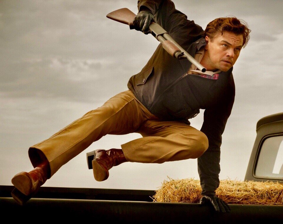 Кадр из фильма "Однажды в... Голливуде"