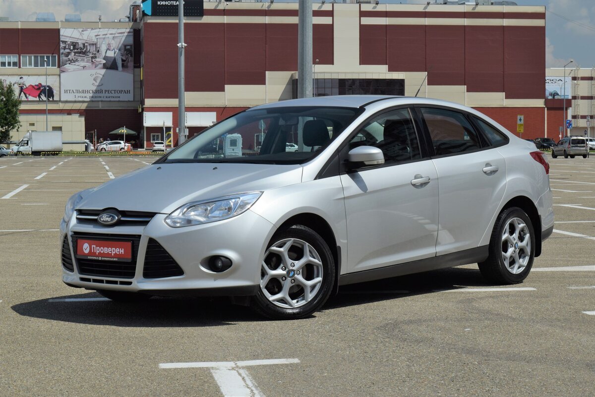 Ford Focus III седан