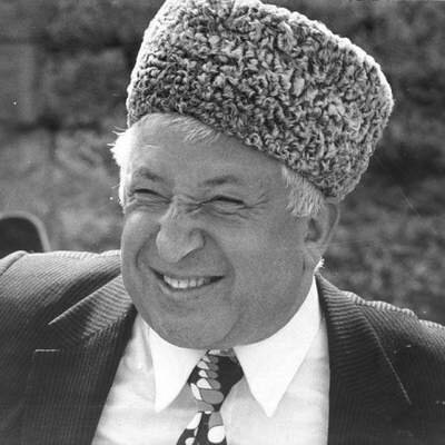 Расул Гамзатов