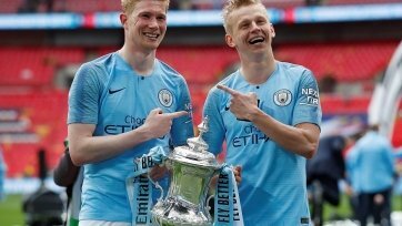 Два последних сезона в английской Премьер-лиге чемпион не меняется. Им становится команда Хосепа Гвардиолы – «Манчестер Сити», которую и в стартовавшем розыгрыше считают главным фаворитом на «золотые» награды. Однако за весь период пребывания Гвардиолы в манчестерском клубе, ему никак не удается завоевать трофей, которым, как кажется, уже грезят собственники и болельщики «горожан» - кубок Лиги чемпионов.
