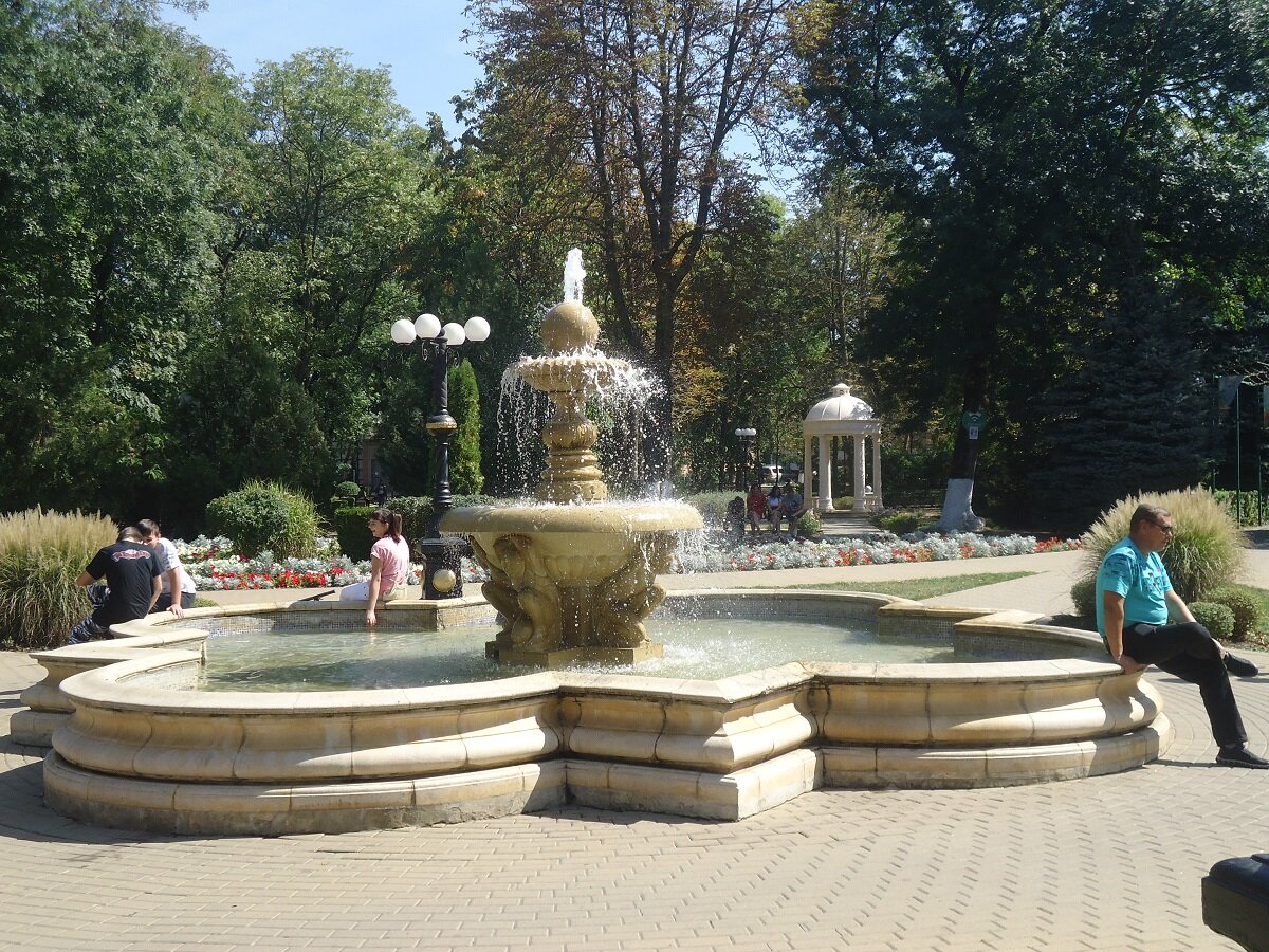 Лабинск краснодарский край. Парк Кубань Краснодар. Парк города Лабинска. Краснодар край парк. Кубань Лабинск.