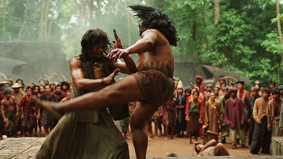 Кадр из  фильма "Онг Бак 2"