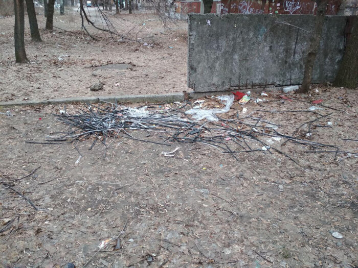 
Остатки медного кабеля в Кривом роге