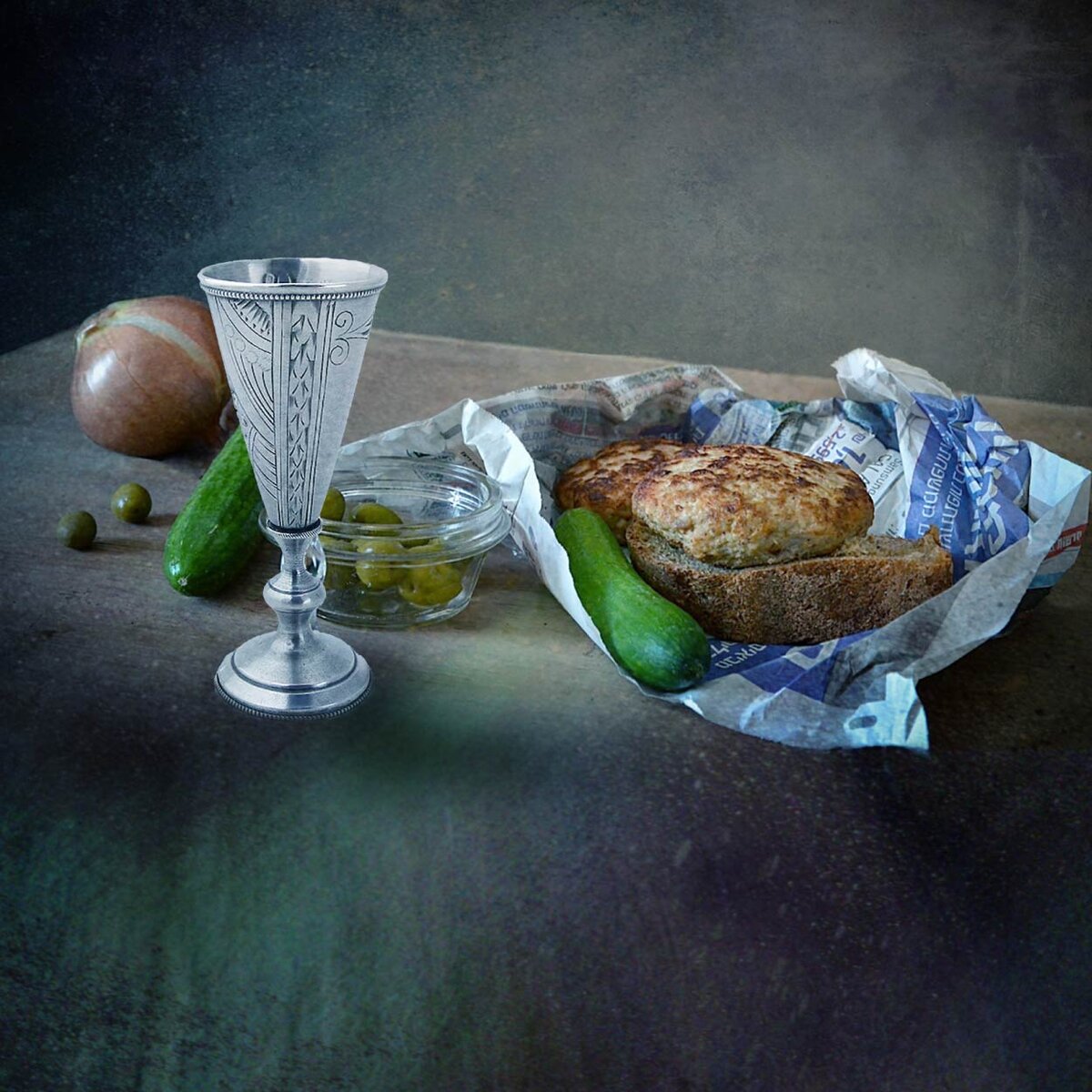 Застолье по-античному на квартире у аспирантов