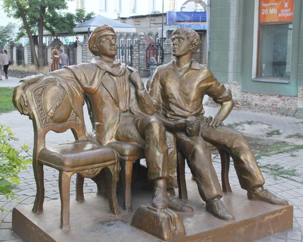 Памятник детям лейтенанта Шмидта. Источник: lookmytrips.com