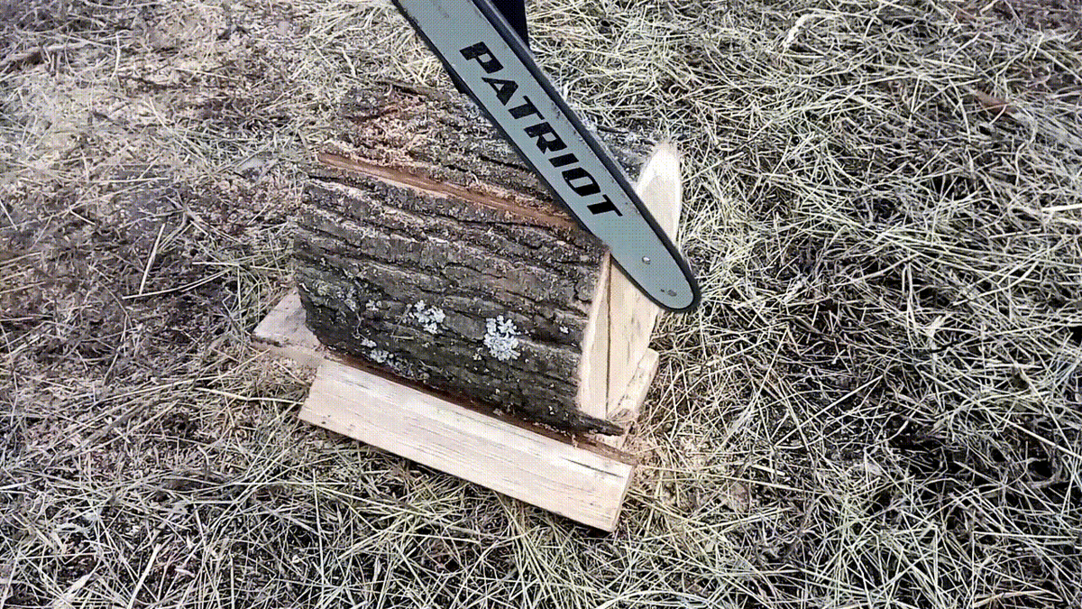 как ровно распилить пилой бревно (пень) вдоль