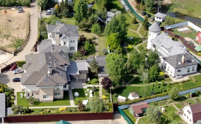 Часть участка  семьи Плющенко