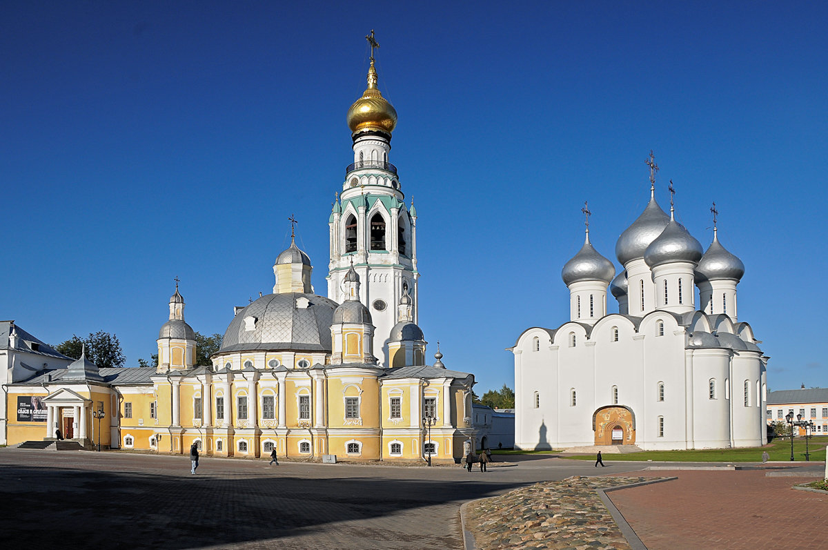 Город вологда кратко. Вологодский Кремль Вологда. Вологодский Кремль Вологда история. Вологда Соборная площадь.