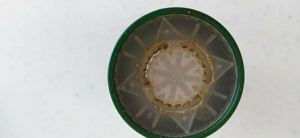 Показываю измельчитель, который ещё вполне годен для повторного использования