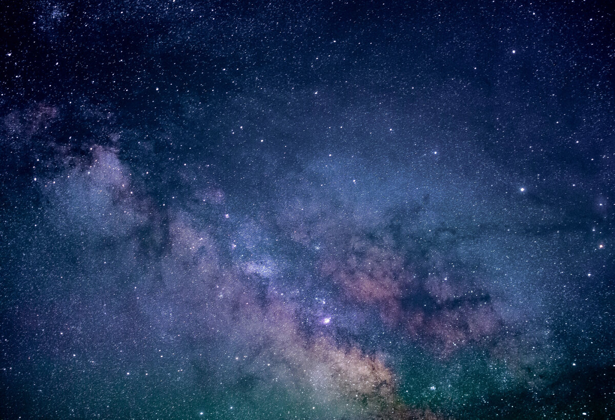 Человеческий взгляд не в состоянии увидеть все цвета Вселенной. Фото: unsplash.com