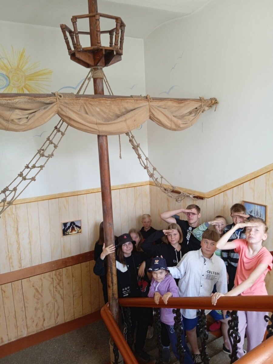 Гости из Василёво на борту Детского морского центра. Фото ДК Василёво